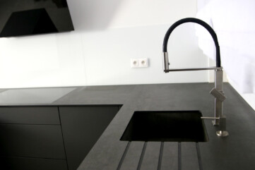 Küchenarbeitsplatten und Waschbecken aus Pietra di Savoia Antracite
