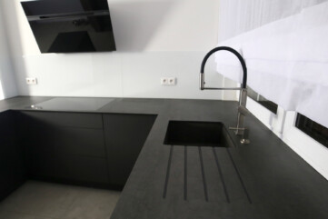 Küchenarbeitsplatten und Waschbecken aus Pietra di Savoia Antracite