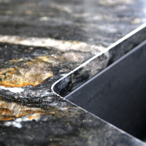 Küchenarbeitsplatte aus Granit Cosmic Gold